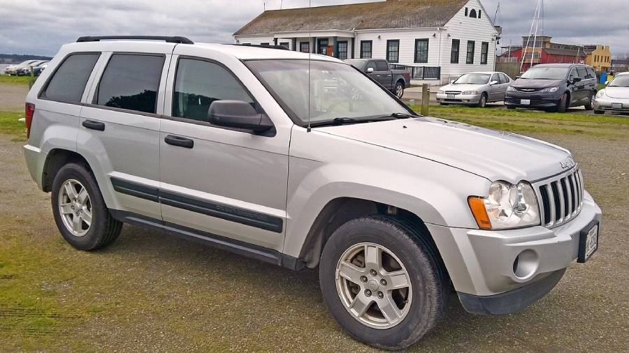 The COMPLETE Guide to Jeep Grand Cherokee Towing Capacity - Including 2021 and Past Years/Models